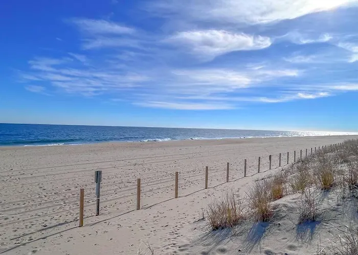 Ocean Views And Just Steps To The Beach! Ferienhaus *