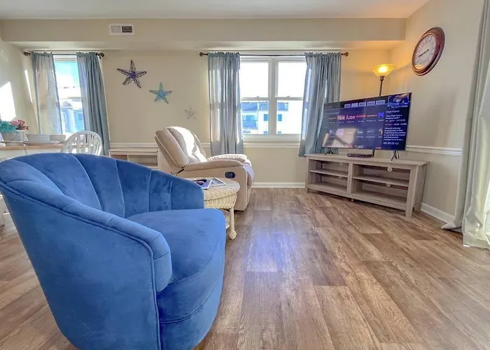 Ocean Views And Just Steps To The Beach! *