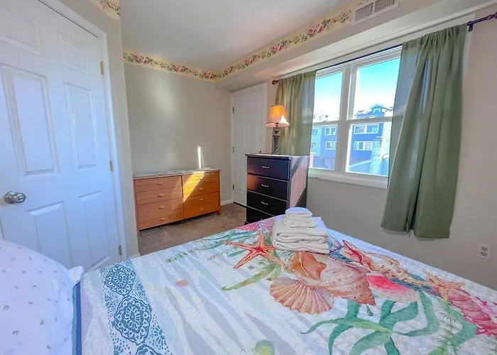 Ocean Views And Just Steps To The Beach! Ferienhaus *